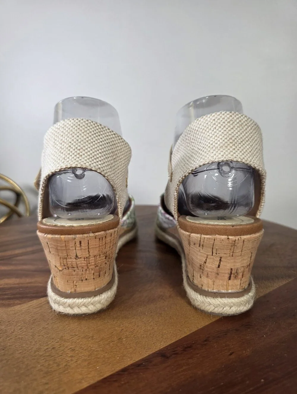 Baretraps Ocean Floral Closed Toe Espadrille Wedge Sandals Size 7 Like New